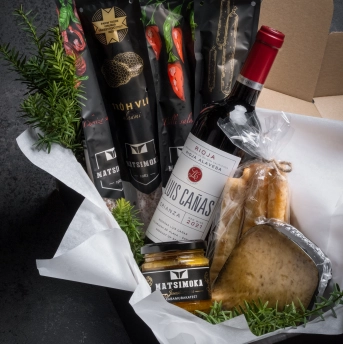 Kinkepakk "Eesti kvaliteetsnäkid" kvaliteetveiniga (säilib toatemperatuuril)