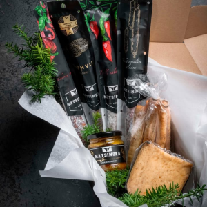 Veel jõuab! 

Matsimoka võtab kinkepakkide tellimusi vastu kuni šampusekorgid lendavad. 😊

https://www.matsimoka.ee/et/paring













