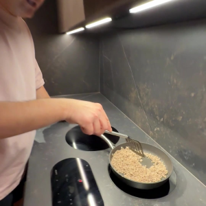 🥩 Kas oled Matsimoka hakkliha juba proovinud?

Meie hakkliha on tehtud nii, nagu me ise tahame liha süüa – ausalt, kvaliteetselt ja ilma kompromissideta.

✔ valmistatud värskest Eesti sealihast
✔ kõrge kvaliteediga
✔ väga väikese rasvasisaldusega
✔ mõistliku hinnaga

Videos näed, kuidas see sünnib ja kui hästi pannil käitub 👇
Proovi ise ja anna teada, mida arvad!

🎭 Peaosas 😎 Inno Sten
🎥 Video Livia Ränkson
✂️ Edit Asko-Romé Altsoo

📍 Saadaval Matsimoka poodides Rakveres, Tartus ja Tallinnas ning jaekettides üle Eesti.

