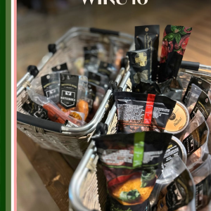 KUI ÜHEST KORVIST…🛒

…ei piisa, tuleb võtta kaks ✌️ Sest ega kõik Wiru poes müügil olevad @matsimoka tooted ühte korvi mahugi! Saime täna külmkappi jälle uut kaupa ning täiendatud varusse kuuluvad süldid, pasteedid, erineva maitse ja kujuga ahju- ja pannivorstid, ahjulihad ja -praed, salaamid, suitsulihad, pekid, ribid, peekonid, suitsuvorstid, viinerid ja isegi supid. Ning loomulikult verivorstid. Peenikesed ja paksud. Peekoniviiluga ja ilma. Ja alati kõige parema hinnaga terves Eestis ☺️

Matsimoka terviseks 🍻

#wirupitsa 
#wirupood 
#wirukohvik